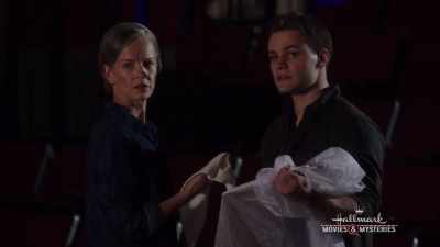 No, I understand that,
but it got a little awkward - Christmas Encore