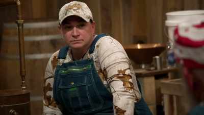 -No. I'm going to have to
go through and blend.
-[kacey] and blend? - Moonshiners: Master Distiller