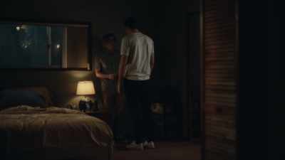 - No. I'm not... -
- Hey, get on your knees. Come on. - Euphoria