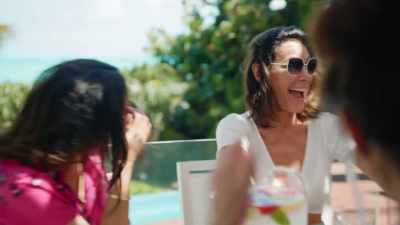 No, I'm serious!
[laughter] - The Real Housewives Ultimate Girls Trip