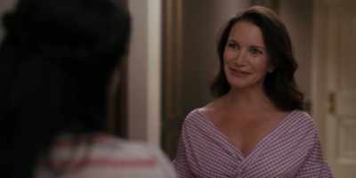 - No, I'm talking about that painter.
- You mean the hot Black guy. - And Just Like That…