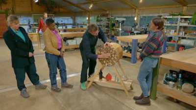 No! It should've remained one piece.
Yup. Just flat down. Oh, right. - Handmade: Britain's Best Woodworker