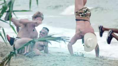 NO, IT'S NOT ANOTHER BAY WATCH
REBOOT. - Love Island