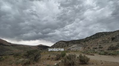 No, it's sitting off to the side - Horror in the High Desert 2: Minerva