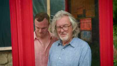 No, it's very much a, erm...
a single man's apartment. - James May and the Dull Men