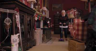 No, it's because your father
mixed up the presents. - Father Christmas Is Back