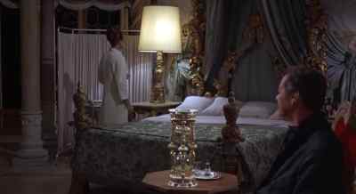 No, leave the light as it is. - The Honey Pot