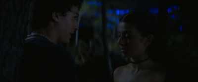 - No, let's get back to the others.
- Mila, hang on. - Creatura