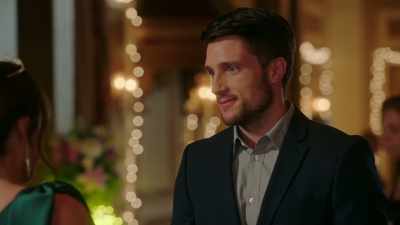 No. Like a
beautiful princess. - The Princess and the Bodyguard