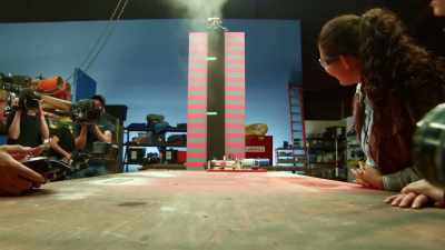 -NO, LOOK. YEAH, SEE?
-OH. - Mythbusters Jr.