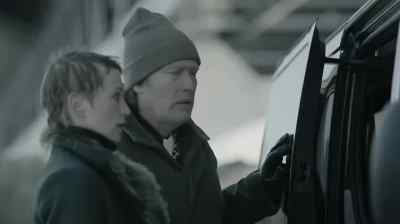 No, Martin, don't do it. Don't do it. - The Bridge