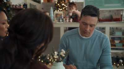 No, Mom, I'm not doing this
for you or for Jessica. - Scouting for Christmas