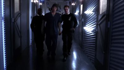 - No more experiments.
- Keep walking. - Smallville