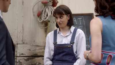 No. Morris was just very
particular about the business. - Ms Fisher's Modern Murder Mysteries