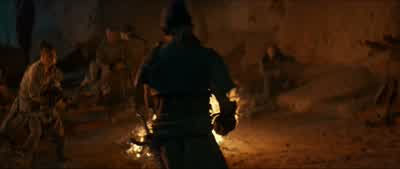 No. No, don't throw that thing near fire! - The Great Wall