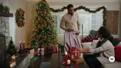 No, no, I-I didn't say that. - Inventing the Christmas Prince