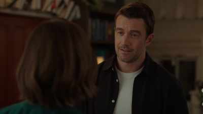 No, no.
I need everyone to leave. - Blind Date Book Club