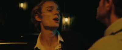 - No, no, this isn't my...
- Do you get what this is about? Do you get it? - The Runner