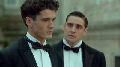 - No, no.
- It is beautiful. - Grand Hotel