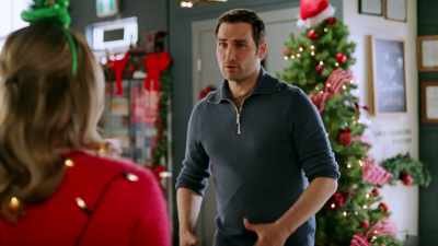No, no, like my mum, - Snowy with a Chance of Christmas