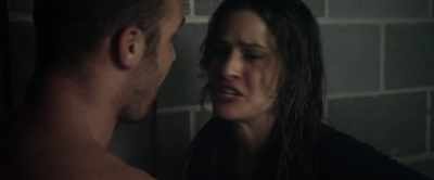 - No, no, no, babe, I'm not afraid.
- I'm not leaving you down here! - The Shadow Effect