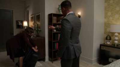 No, no, no.
Don't--don't do that. - Tyler Perry's The Oval