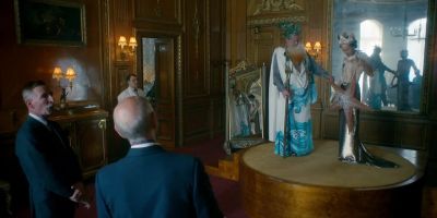 No, no, no, I cannot go like this. - The Crown