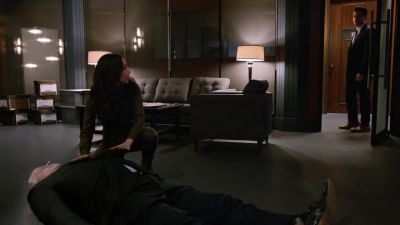 No.
No, no, no, no. - DC's Legends of Tomorrow