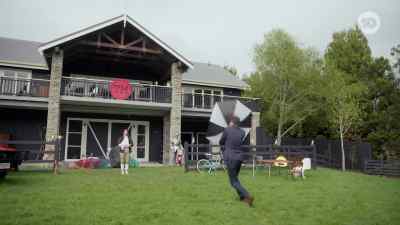 No. No, no, no. No!
The wind's got it! - Taskmaster
