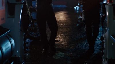 No, no, no, please,
please, don't shoot. - Arrow
