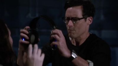 - No... no... stop...
- It's okay. - The Flash
