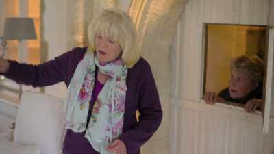 -- No, no, the man's over there,
sitting in his carriage - Extraordinary Escapes with Sandi Toksvig