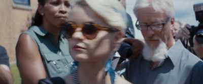 - No one. Come on, let's go
to the front for a better shot. - Tragedy Girls
