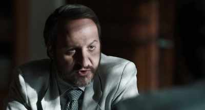 No one imagined that you'd collaborate,
yet you're doing it. - The Traitor