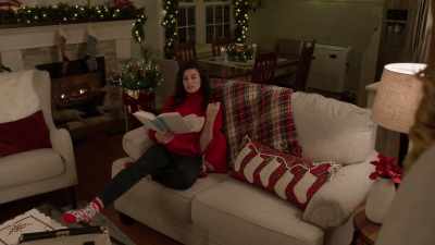 -No one, just a client.
-On Christmas Eve? - The Secret Gift of Christmas