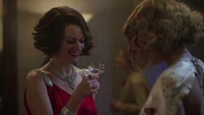 -No one knows anything
about you. -(chuckles) - The Last Tycoon