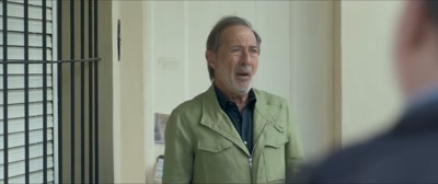 No one lives here, let's go.
The house is abandoned. - The Extortion