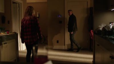 NO ONE TO SAVE
YOU NOW. - Arrow