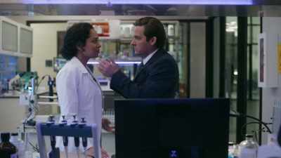 No one's looking. This time. - The Rookie: Feds