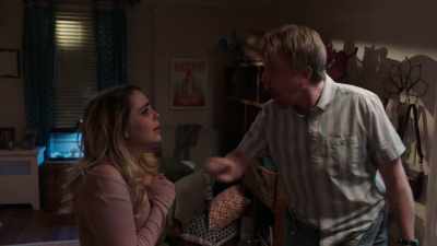- No, please!
[screams] - Good Girls