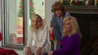 No problem for me.
I once sold being romantic - Ladies of the '80s: A Divas Christmas