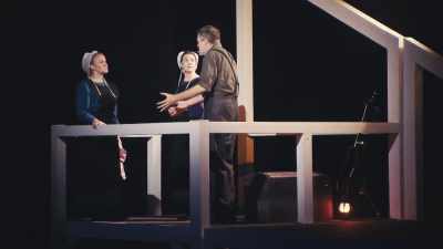 No puedes simplemente dejar la vida normal - The Confession Musical