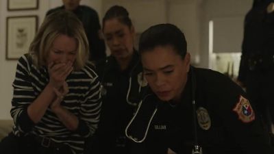 No pulse. She's not breathing. - 9-1-1: Lone Star