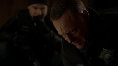 No pulse but she's warm. - Chicago P.D.