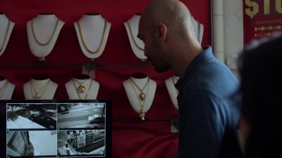 No rear plate.
-No, but watch. - Marvel's Jessica Jones
