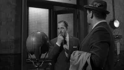 - No sale, guv?
- Not yet. - The Frightened City