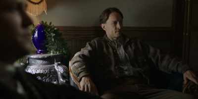 - No, she's just doing her job. - Damnation