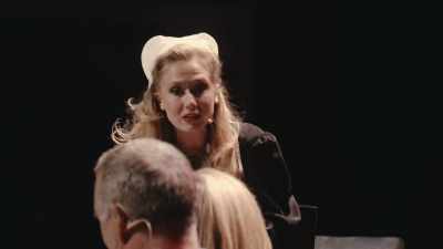 No tenía ni idea de qué era este artilugio. - The Confession Musical