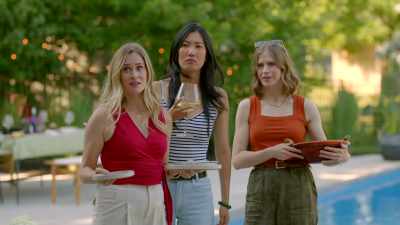 No, that is like walking
around a horse - The Love Club: Lauren’s Dream