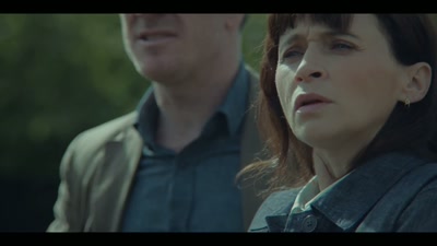 - No, that was yours, Cait!
- Get in there! - Clean Sweep
